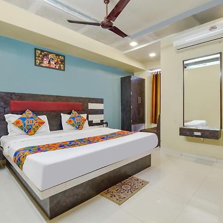 โอโย 9805 โฮเทล อพอลโล Hotel Naroda ภายนอก รูปภาพ