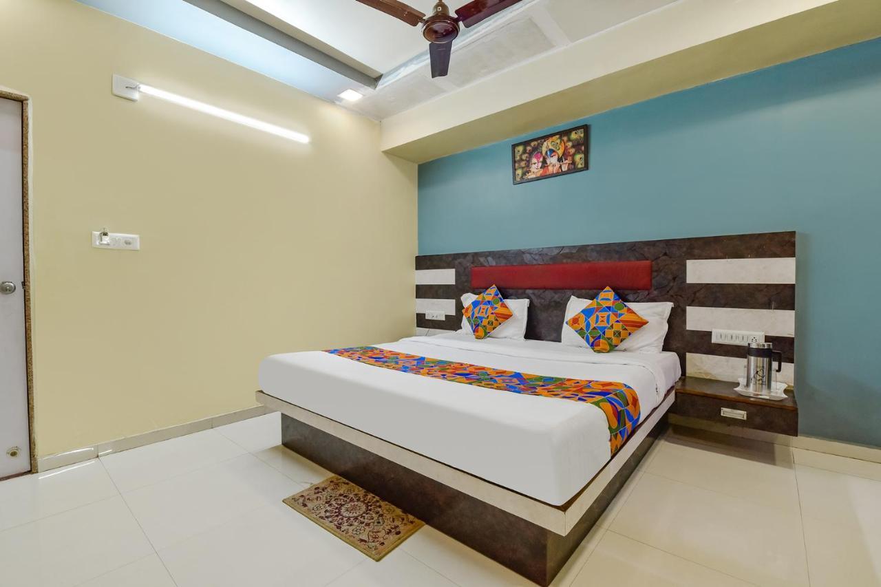 โอโย 9805 โฮเทล อพอลโล Hotel Naroda ภายนอก รูปภาพ