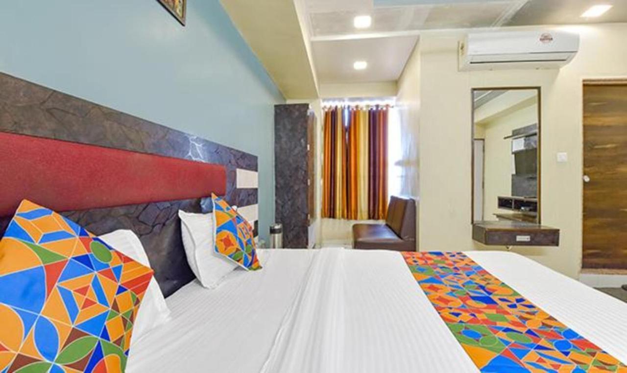 โอโย 9805 โฮเทล อพอลโล Hotel Naroda ภายนอก รูปภาพ
