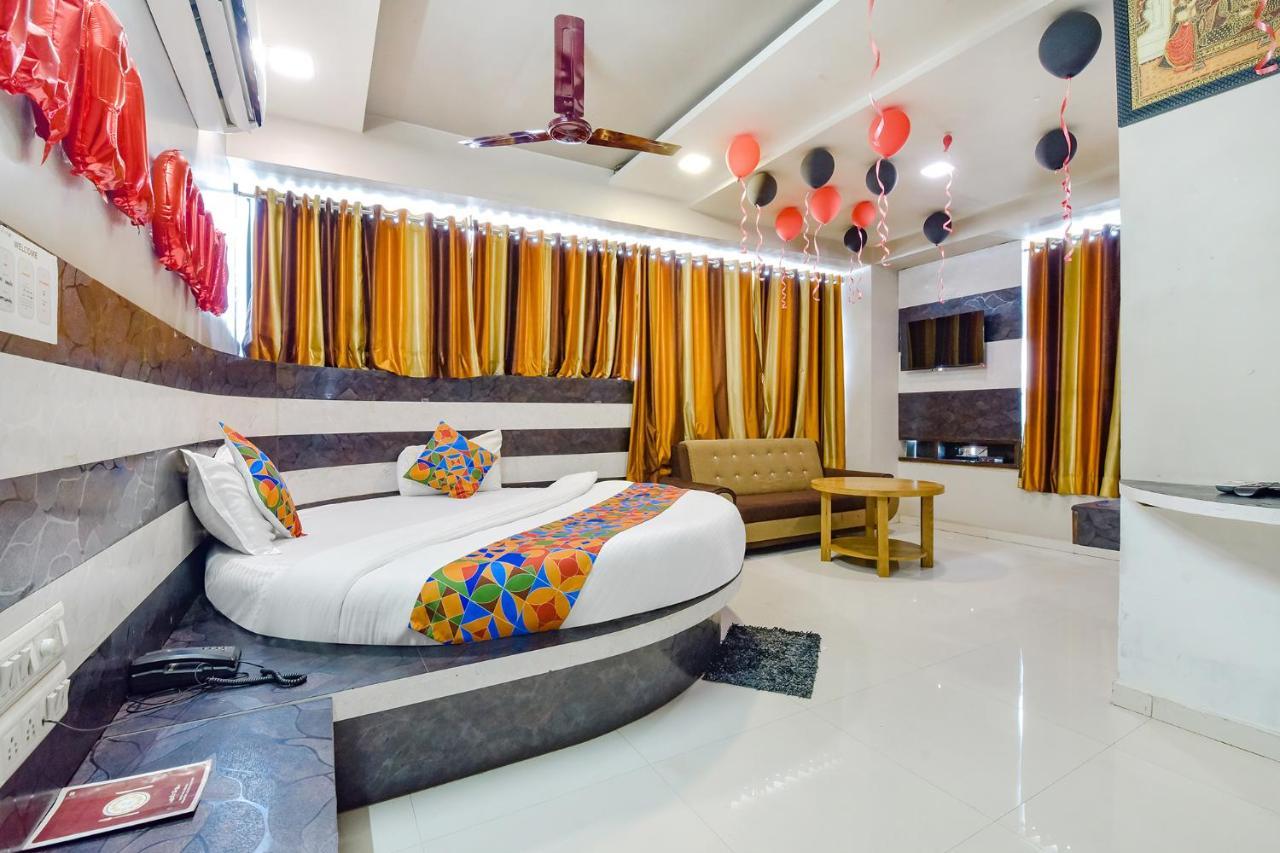 โอโย 9805 โฮเทล อพอลโล Hotel Naroda ภายนอก รูปภาพ