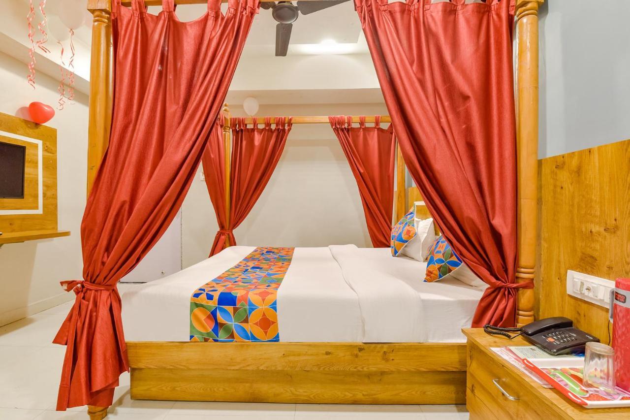 โอโย 9805 โฮเทล อพอลโล Hotel Naroda ภายนอก รูปภาพ