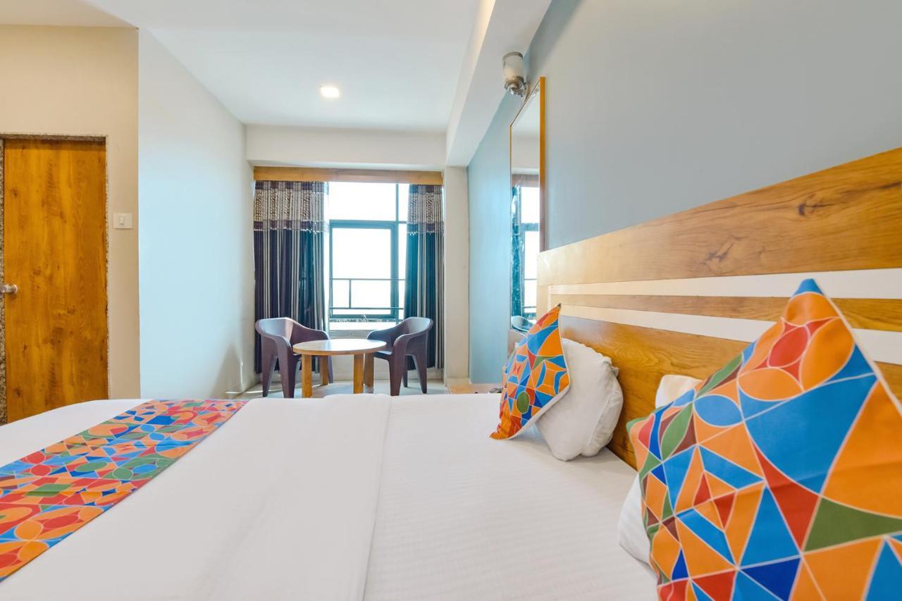 โอโย 9805 โฮเทล อพอลโล Hotel Naroda ภายนอก รูปภาพ
